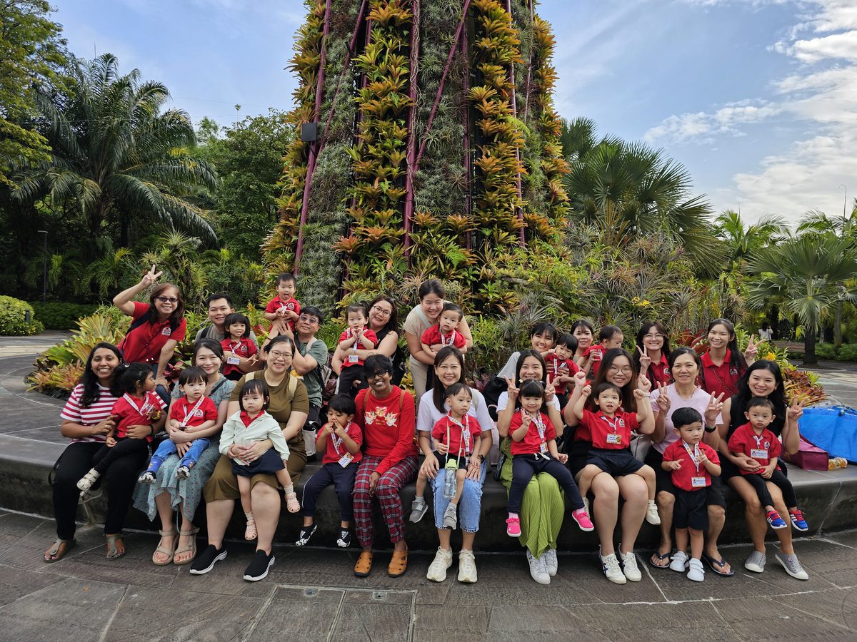 MapleBear Jurong Gateway children and teachers on an outdoor excursion
